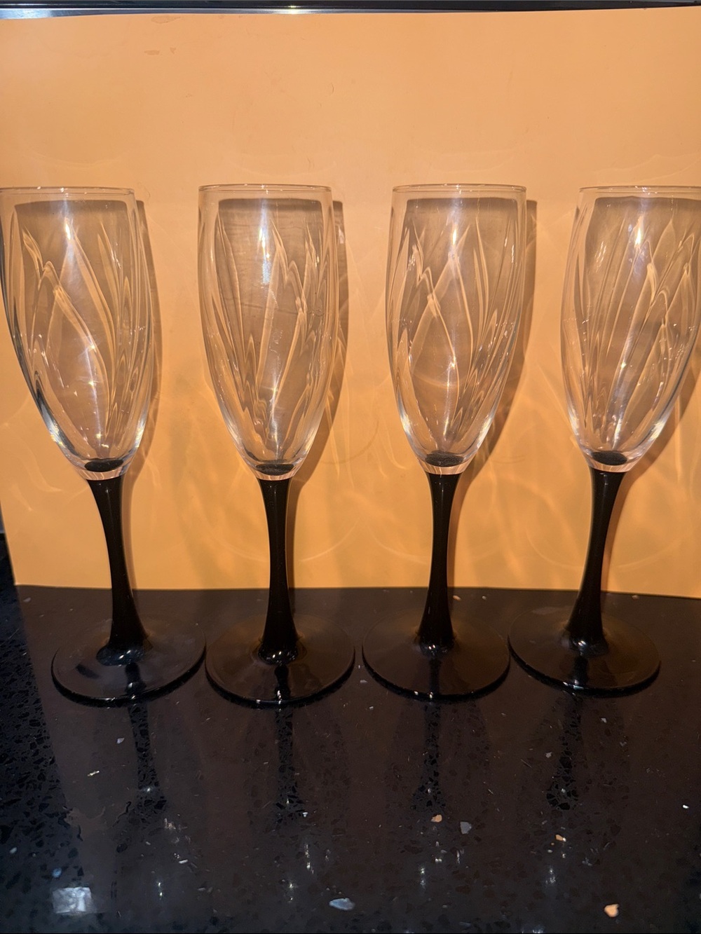 VTG Elegant Optic Bowl Black Stemmed Champagne Flute